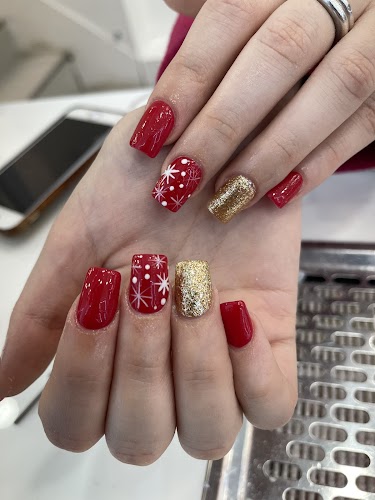 profile picture of Luxury Nails & Beauty