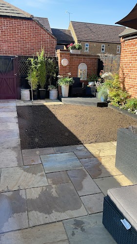 profile picture of Floyd Landscapes Aylesbury - Fencing, Decking, Paving & Landscape Gardening profile picture