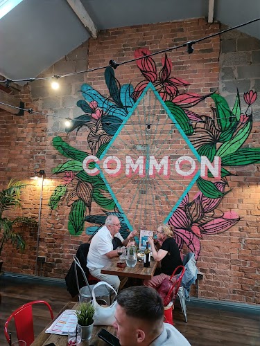 Common Bar & Kitchen