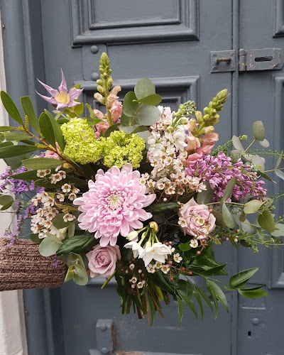 profile picture of Garlands Florist Edinburgh - Florist - Wedding Flowers & Wreaths profile picture