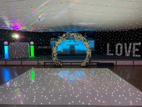 profile picture of iDoo Photo Booths & Magic Mirror Hire Cardiff profile picture