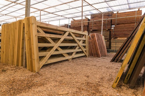 profile picture of Golden Larch Fencing Supplies - Southampton profile picture