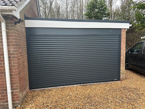 profile picture of Solent Garage Doors