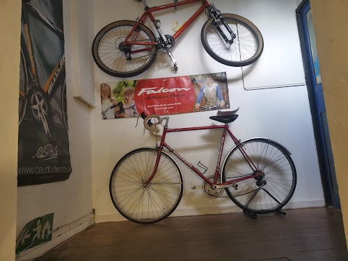 profile picture of WARDYS CYCLES & EBIKES