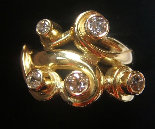 profile picture of Helen Burrell Jewellery