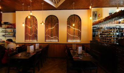 Zukis Restaurant & Cocktail Bar