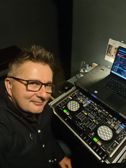 profile picture of Ali Thomas Professional DJ.Sherborne & Dorchester Dorset Based profile picture