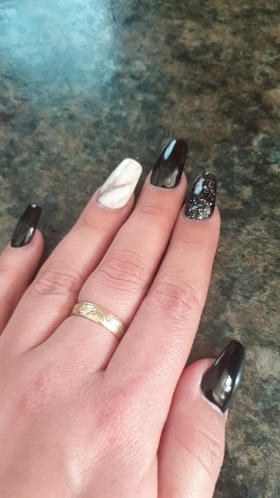 profile picture of Hollywood Nails North