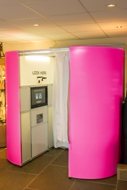 Gigglebox Booths - Photo booth hire in Essex