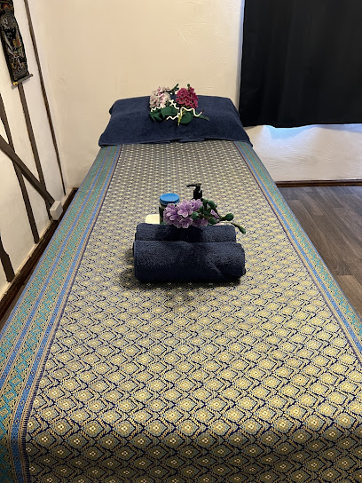 Thai massage by Piya