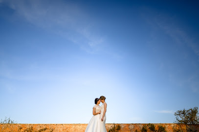 profile picture of Adam Lowndes - Wedding Photography