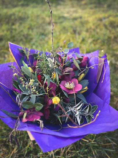 profile picture of Smitten with Flowers