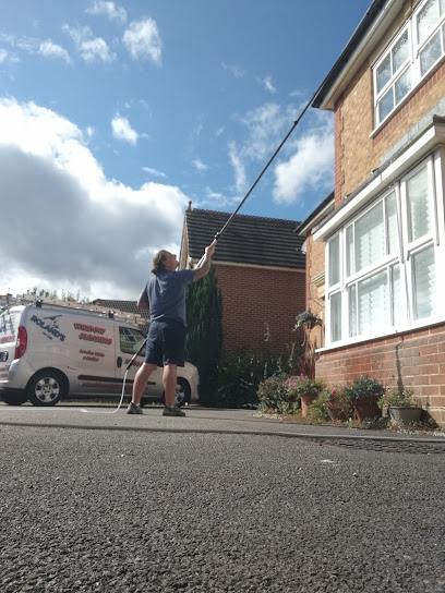 profile picture of Roland's window cleaning services with a smile