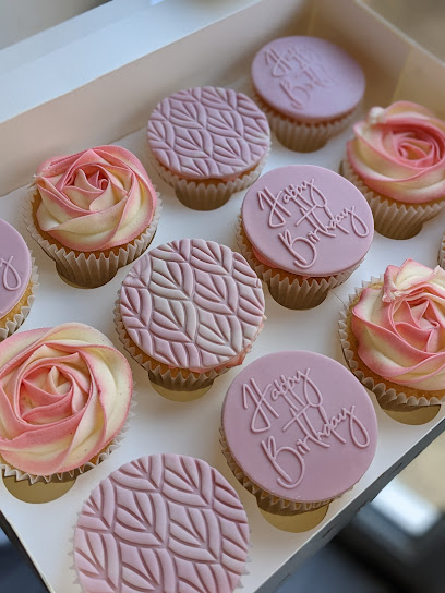 Rose Cake Design | Wedding and birthday cakes and cupcakes | Bedfordshire