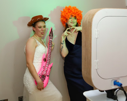 Perfect Photo Booths | Photobooth and Pod Hire | Exeter, Devon