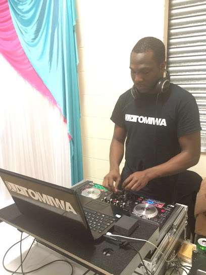 profile picture of DJ Tomiwa profile picture