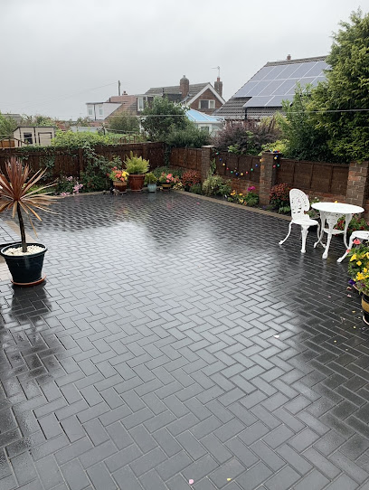 profile picture of N & P Paving and Driveways profile picture