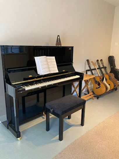 profile picture of Eggborough Music Lessons - Piano Saxophone Guitar Flute Teacher Tutor Selby and Ainsty Pontefract Castleford Normanton Goole