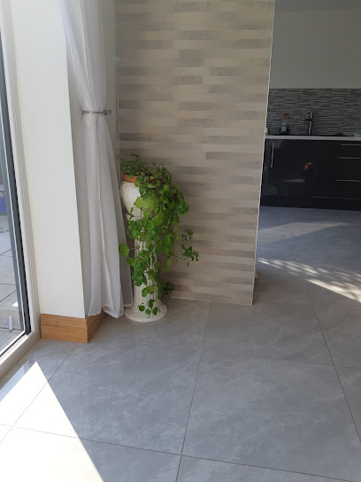 profile picture of Moreton Tiles & Bathrooms profile picture