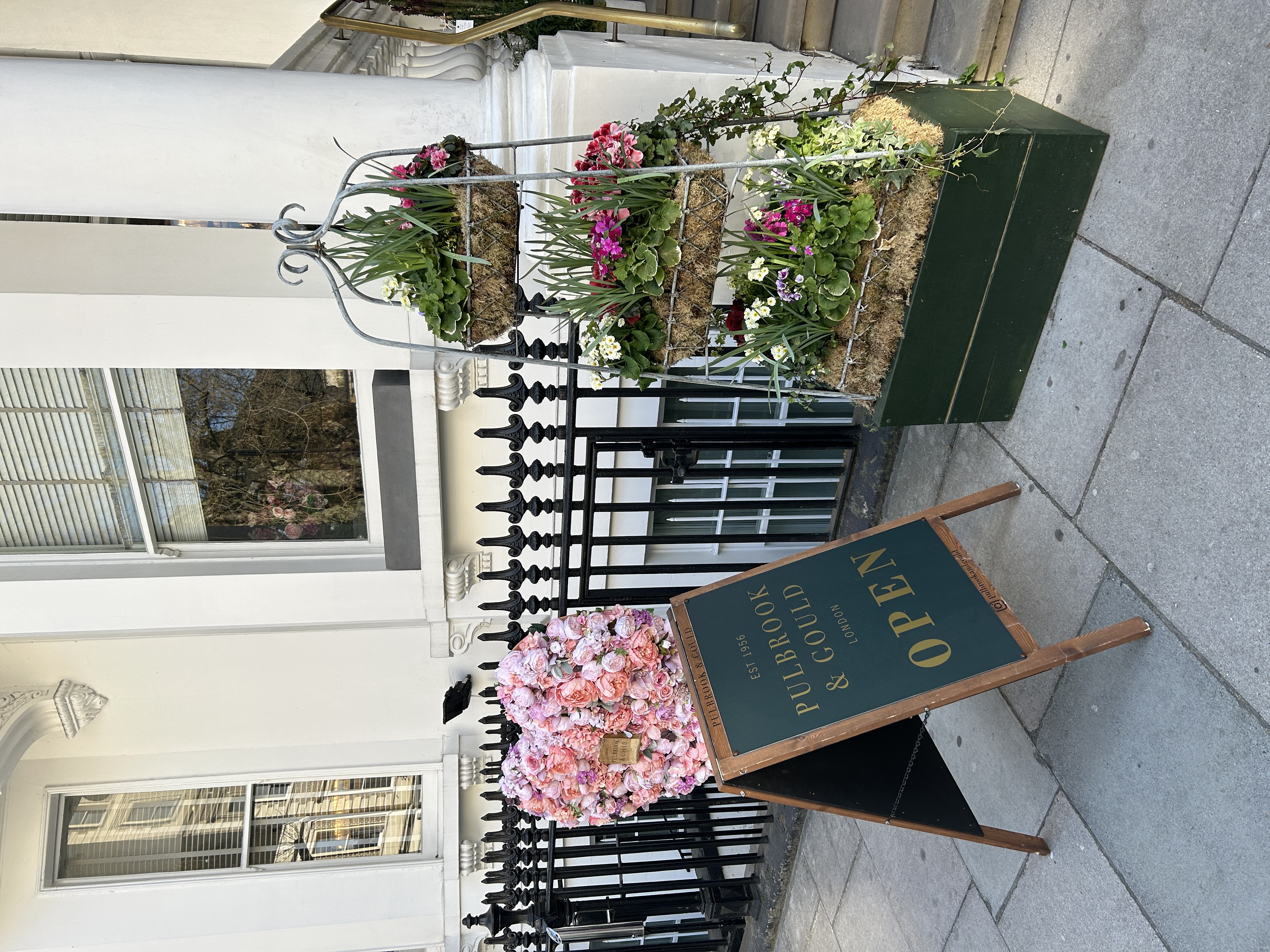 profile picture of Pulbrook & Gould Flowers London profile picture